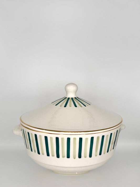Soup tureen
