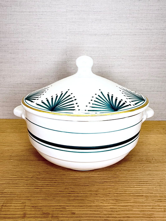 Soup tureen